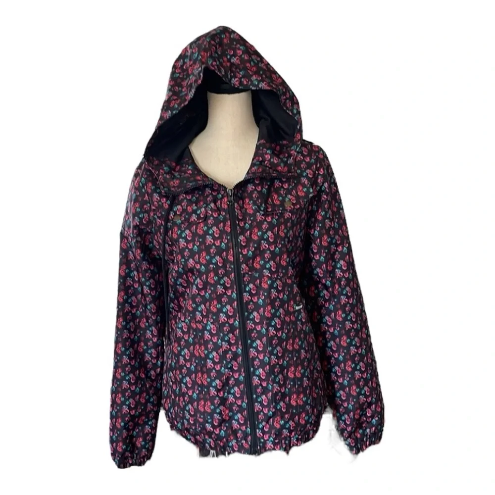 ♥️Volcom♥️Enemy Lines lightweight, Rose print jacket size (M)